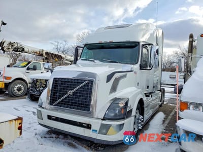 Drugie zdjęcie samochodu z przodu: 2017 VOLVO VNL SEMI TRUCK VIN:4V4NC9EH0HN982194 - miniatura