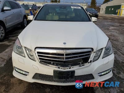 Piąte zdjęcie samochodu w środku: 2013 MERCEDES-BENZ E 350 4MATIC VIN:WDDHF8JB1DA766485 - miniatura