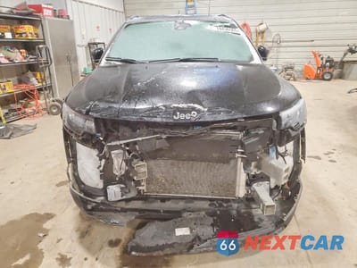 Piąte zdjęcie samochodu w środku: 2024 JEEP COMPASS LATITUDE VIN:3C4NJDBN1RT175599 - miniatura