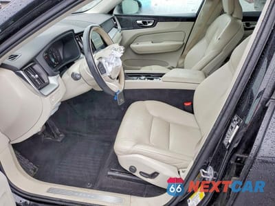 Zdjęcie 7 z 12 samochodu: 2019 VOLVO XC60 T5 VIN:LYV102RK5KB237707 - miniatura