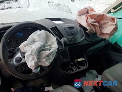 Zdjęcie 8 z 13 samochodu: 2016 FORD TRANSIT 150 DELIVERY VAN VIN:1FTYE1YM1GKB44155 - miniatura