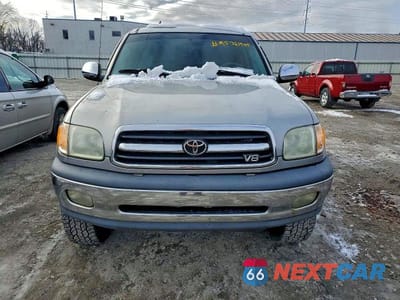 Piąte zdjęcie samochodu w środku: 2002 TOYOTA TUNDRA SR5 V8 VIN:5TBBT44132S249296 - miniatura