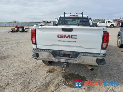 Zdjęcie 10 z 13 samochodu: 2022 GMC SIERRA K2500 HEAVY DUTY VIN:1GT39LE72NF275755 - miniatura