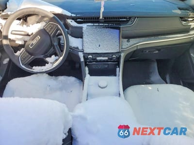 Zdjęcie 8 z 12 samochodu: 2024 JEEP GRAND CHEROKEE LIMITED VIN:1C4RJHBG1RC168741 - miniatura