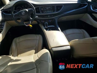 Zdjęcie 8 z 13 samochodu: 2018 BUICK ENCLAVE ESSENCE VIN:5GAERBKW1JJ142802 - miniatura
