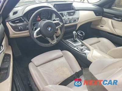 Zdjęcie 8 z 11 samochodu: 2009 BMW Z4 SDRIVE35I VIN:WBALM73529E164574 - miniatura