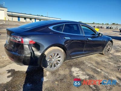 Trzecie zdjęcie samochodu z tyłu: 2018 TESLA MODEL S VIN:5YJSA1E22JF276687 - miniatura