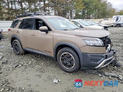 Czwarte zdjęcie samochodu z boku: 2024 NISSAN PATHFINDER ROCK CREEK VIN:5N1DR3BD1RC208307 - miniatura