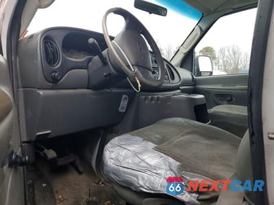 Zdjęcie 7 z 13 samochodu: 2004 FORD E250 UTILITY / SERVICE VAN VIN:1FTNE24WX4HB31882 - miniatura