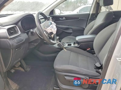 Zdjęcie 7 z 14 samochodu: 2020 KIA SORENTO VIN:5XYPG4A54LG616049 - miniatura