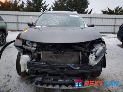 Piąte zdjęcie samochodu w środku: 2016 NISSAN ROGUE S VIN:JN8AT2MV9GW146809 - miniatura