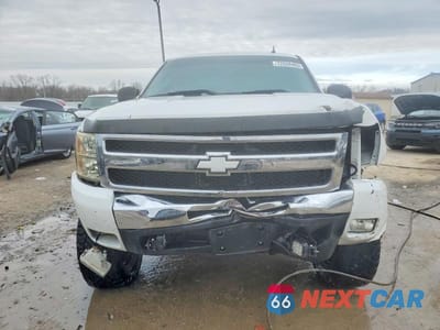 Piąte zdjęcie samochodu w środku: 2010 CHEVROLET SILVERADO K1500 LT VIN:3GCRKSE31AG246861 - miniatura