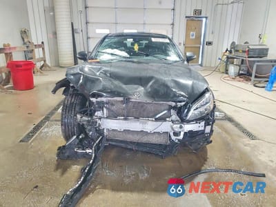 Piąte zdjęcie samochodu w środku: 2019 MERCEDES-BENZ C 300 4MATIC VIN:WDDWJ8EB8KF806142 - miniatura