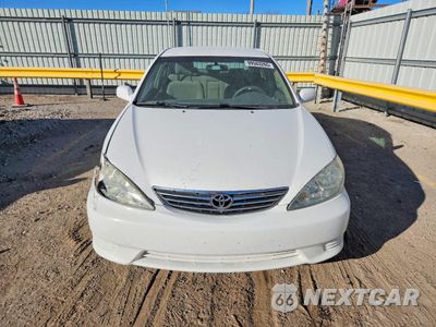Piąte zdjęcie samochodu w środku: 2005 TOYOTA CAMRY LE VIN:4T1BE32K75U030800 - miniatura