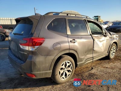 Trzecie zdjęcie samochodu z tyłu: 2021 SUBARU FORESTER PREMIUM VIN:JF2SKAFC3MH543877 - miniatura