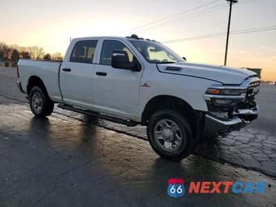 Czwarte zdjęcie samochodu z boku: 2025 RAM 2500 TRADESMAN VIN:3C6UR5CL7SG546259 - miniatura
