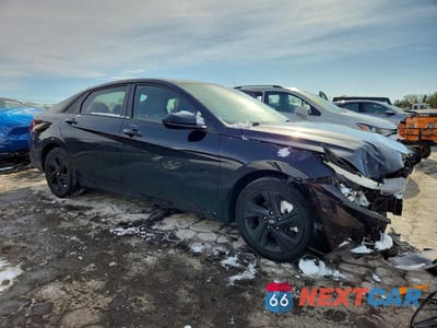 Czwarte zdjęcie samochodu z boku: 2021 HYUNDAI ELANTRA SEL VIN:5NPLM4AGXMH019376 - miniatura