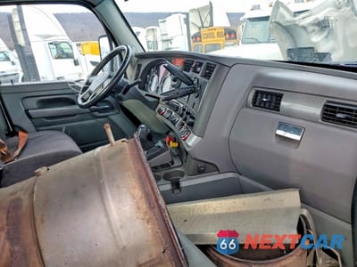 Piąte zdjęcie samochodu w środku: 2016 KENWORTH CONSTRUCTION T680 VIN:1XKYA48X3GJ119209 - miniatura