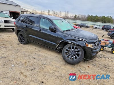 Czwarte zdjęcie samochodu z boku: 2018 JEEP GRAND CHEROKEE LAREDO VIN:1C4RJFAG7JC203924 - miniatura
