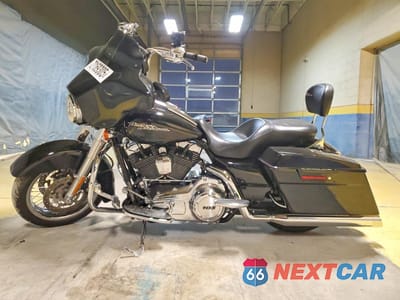 Trzecie zdjęcie samochodu z tyłu: 2013 HARLEY-DAVIDSON FLHX STREET GLIDE VIN:1HD1KBM19DB691924 - miniatura