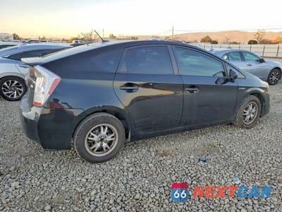 Trzecie zdjęcie samochodu z tyłu: 2005 TOYOTA PRIUS VIN:JTDKN3DU1A0164450 - miniatura