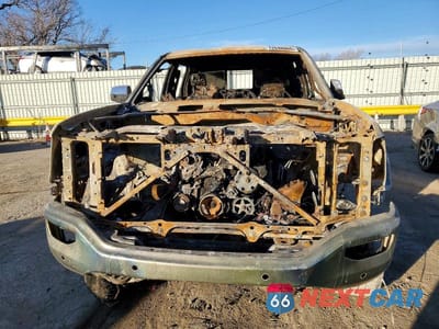 Piąte zdjęcie samochodu w środku: 2018 GMC SIERRA K1500 SLT VIN:3GTU2NEJ6JG540718 - miniatura