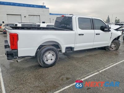 Trzecie zdjęcie samochodu z tyłu: 2024 FORD F250 SUPER DUTY VIN:1FT7W2AA0REF67034 - miniatura