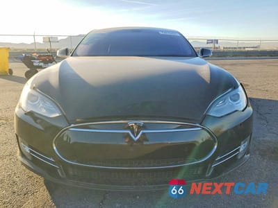 Piąte zdjęcie samochodu w środku: 2013 TESLA MODEL S VIN:5YJSA1CN5DFP22963 - miniatura