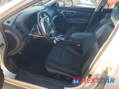 Zdjęcie 7 z 12 samochodu: 2016 NISSAN ALTIMA 2.5 VIN:1N4AL3AP0GC282535 - miniatura