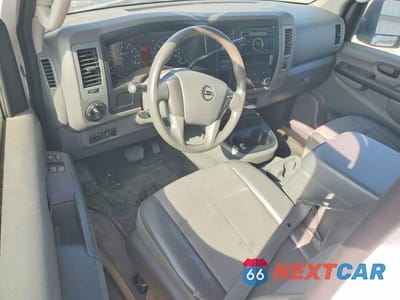 Zdjęcie 8 z 13 samochodu: 2013 NISSAN NV 1500 VIN:1N6BF0KX4DN112680 - miniatura