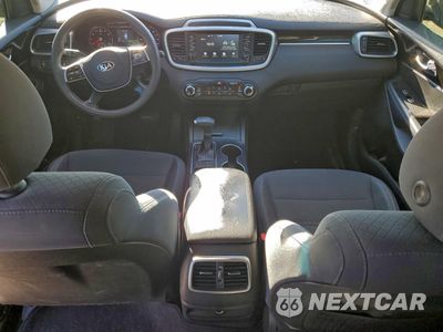 Zdjęcie 8 z 13 samochodu: 2019 KIA SORENTO L VIN:5XYPG4A34KG527997 - miniatura