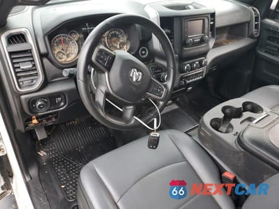 Zdjęcie 8 z 12 samochodu: 2024 RAM 3500 TRADESMAN 4X4 8' BOX VIN:3C63R3GJ4RG242521 - miniatura