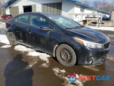 Czwarte zdjęcie samochodu z boku: 2017 KIA FORTE LX VIN:3KPFK4A70HE053761 - miniatura