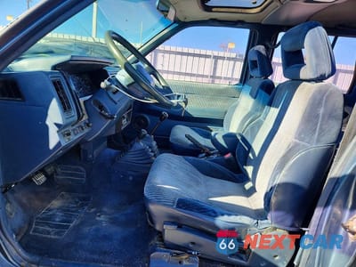 Zdjęcie 7 z 13 samochodu: 1990 NISSAN PATHFINDER XE VIN:JN8HD17Y3LW228847 - miniatura