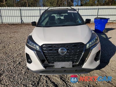 Piąte zdjęcie samochodu w środku: 2021 NISSAN KICKS SR VIN:3N1CP5DV0ML510405 - miniatura