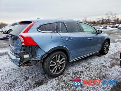 Trzecie zdjęcie samochodu z tyłu: 2018 VOLVO V60 CROSS COUNTRY PREMIER VIN:YV440MWK2J2056252 - miniatura