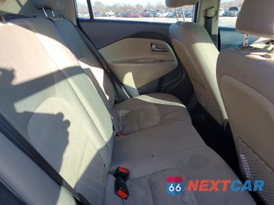 Zdjęcie 10 z 13 samochodu: 2017 KIA RIO LX VIN:KNADM4A35H6117990 - miniatura