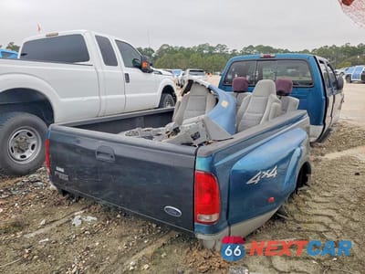 Trzecie zdjęcie samochodu z tyłu: 2002 FORD F350 SUPER DUTY VIN:1FTWW33F12EB01175 - miniatura