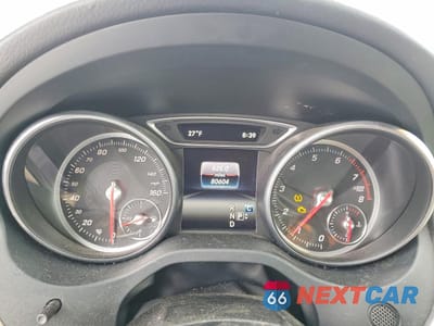 Zdjęcie 9 z 12 samochodu: 2019 MERCEDES-BENZ CLA 250 VIN:WDDSJ4EB3KN725370 - miniatura