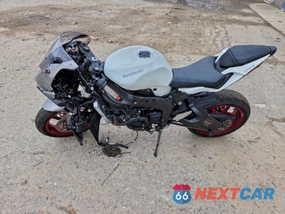 Trzecie zdjęcie samochodu z tyłu: 2025 KAWASAKI ZX636 K VIN:JKBZXJK12SA008716 - miniatura