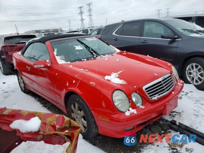 Czwarte zdjęcie samochodu z boku: 2000 MERCEDES-BENZ CLK 320 VIN:WDBLK65G2YT034501 - miniatura