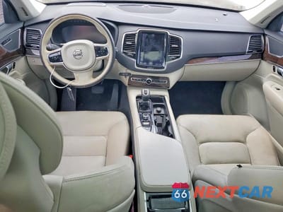 Zdjęcie 8 z 13 samochodu: 2016 VOLVO XC90 T6 VIN:YV4A22PKXG1054408 - miniatura
