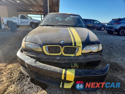 Piąte zdjęcie samochodu w środku: 2004 BMW 325 I VIN:WBAEV33404KR31645 - miniatura