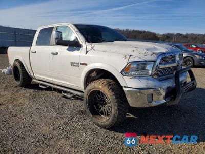Czwarte zdjęcie samochodu z boku: 2017 RAM 1500 LARAMIE VIN:1C6RR7NM6HS749538 - miniatura