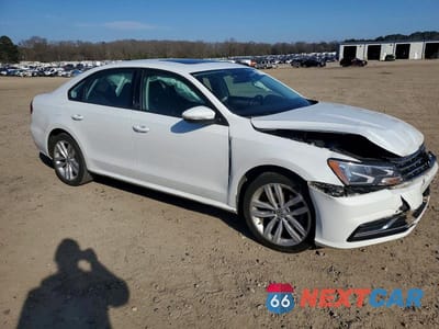 Czwarte zdjęcie samochodu z boku: 2019 VOLKSWAGEN PASSAT VIN:1VWLA7A32KC008787 - miniatura