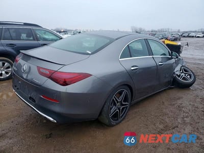 Trzecie zdjęcie samochodu z tyłu: 2026 MERCEDES-BENZ CLA 250 4MATIC VIN:W1K5J4HB8TN568638 - miniatura