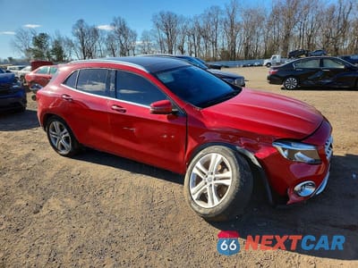 Czwarte zdjęcie samochodu z boku: 2019 MERCEDES-BENZ GLA 250 4MATIC VIN:WDCTG4GB5KJ552897 - miniatura
