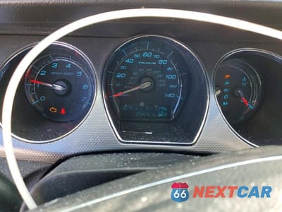 Zdjęcie 9 z 11 samochodu: 2010 FORD TAURUS SEL VIN:1FAHP2EW1AG131962 - miniatura