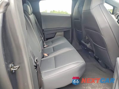 Zdjęcie 10 z 12 samochodu: 2024 TESLA CYBERTRUCK VIN:7G2CEHED4RA029826 - miniatura