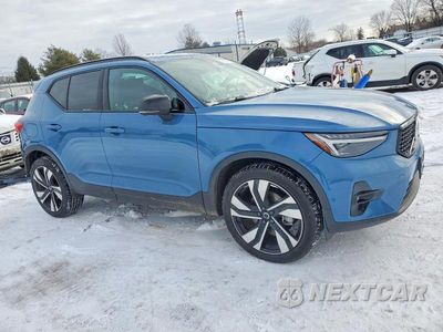 Czwarte zdjęcie samochodu z boku: 2025 VOLVO XC40 ULTRA VIN:YV4L12UM3S2453889 - miniatura